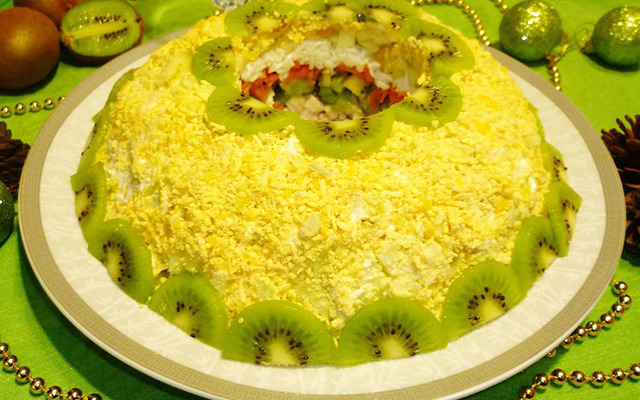 Малахитовый салат с киви
