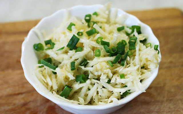Салат с редькой