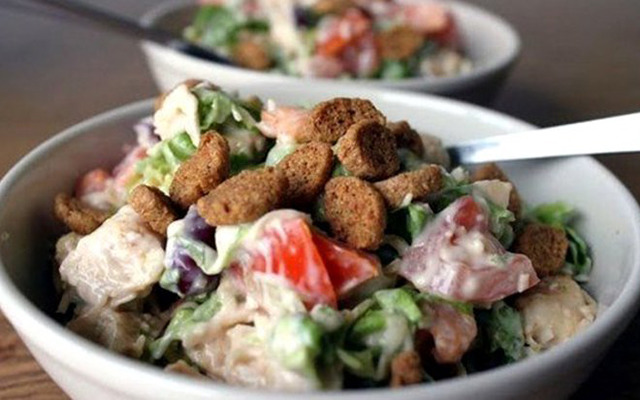 Салат с куриной грудкой «Весенний»