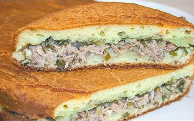 Заливной пирог с рыбой и картошкой