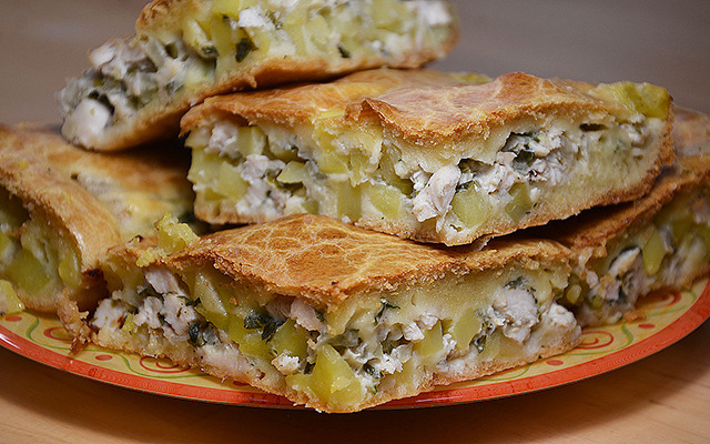 Заливной пирог с курицей и картофелем