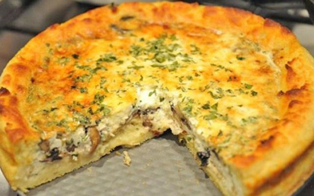 Картофельный заливной пирог с грибами