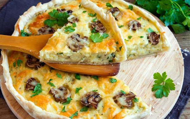 Картофельный пирог с курицей и шампиньонами