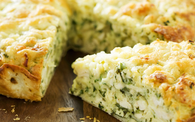 Капустный пирог с пекинкой, рисом и яйцами