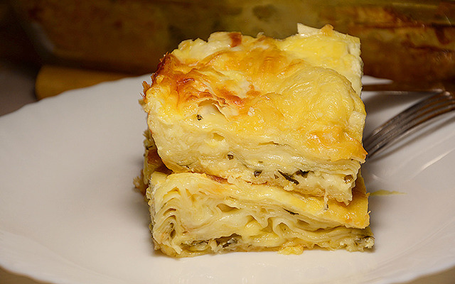 Пирог из лаваша с сыром и фруктами